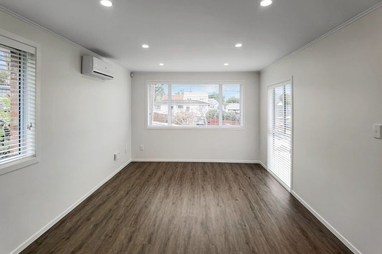 Photo of property in 27 Marsh Avenue, Forrest Hill, Auckland, 0620
