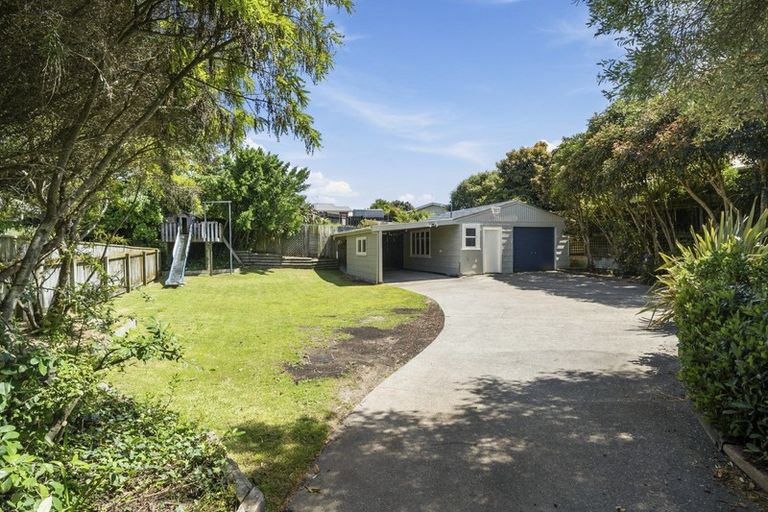 Photo of property in 15 Francis Road, Paraparaumu Beach, Paraparaumu, 5032