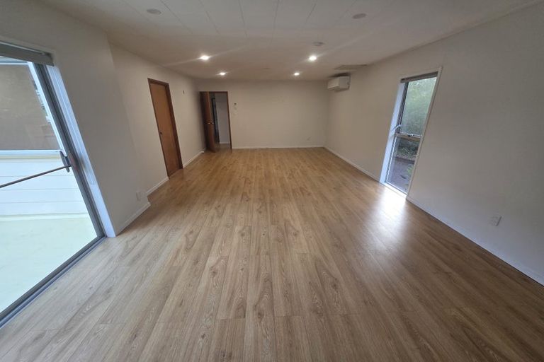 Photo of property in 2/56 Lavery Place, Sunnynook, Auckland, 0632