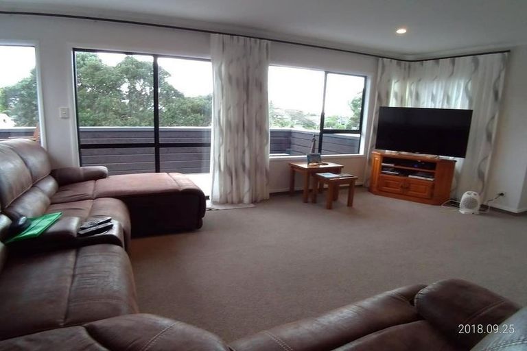 Photo of property in 1/22 Penzance Road, Mairangi Bay, Auckland, 0630