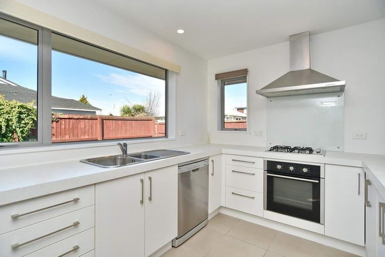 Photo of property in 679a Gloucester Street, Linwood, Christchurch, 8062