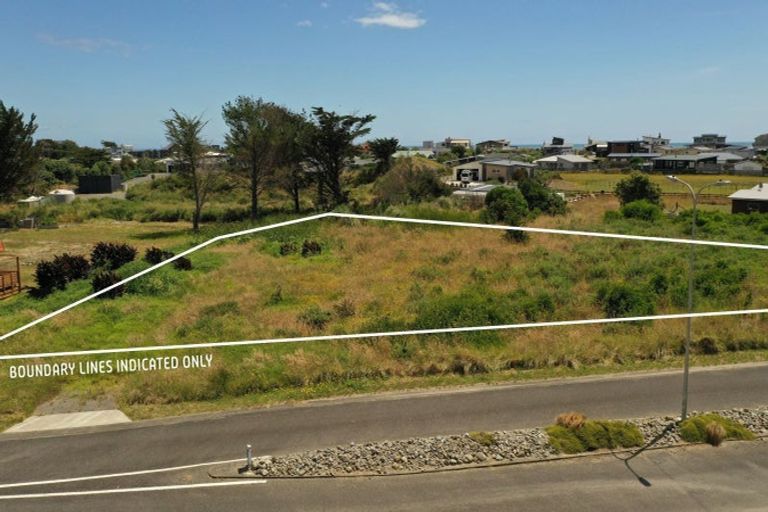 Photo of property in 213 Park Avenue, Waitarere Beach, Levin, 5510