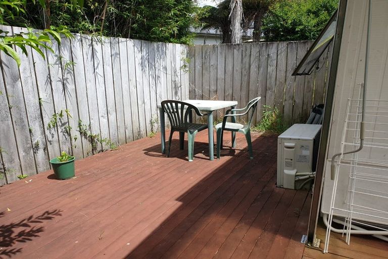 Photo of property in 38 Normanton Street, Glenfield, Auckland, 0629
