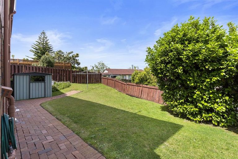 Photo of property in 42 Kennedy Avenue, Forrest Hill, Auckland, 0620