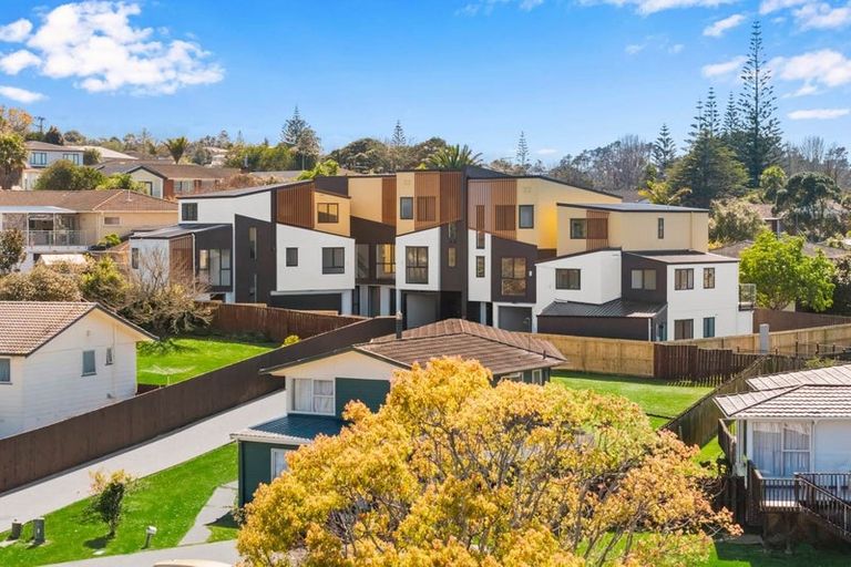 Photo of property in 21a Salamanca Road, Sunnynook, Auckland, 0620