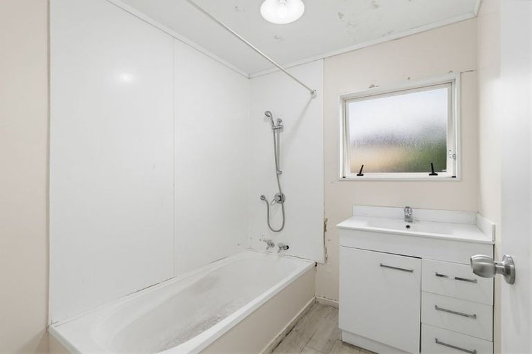 Photo of property in 2/19 Velvet Crescent, Otara, Auckland, 2023