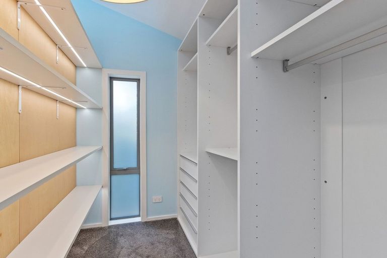 Photo of property in 150 Mccormacks Bay Road, Redcliffs, Christchurch, 8081