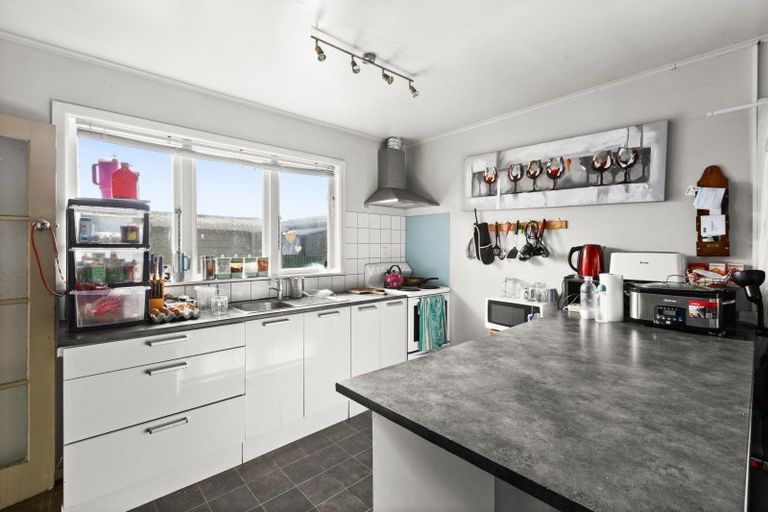 Photo of property in 6 Wordsworth Crescent, Maraenui, Napier, 4110