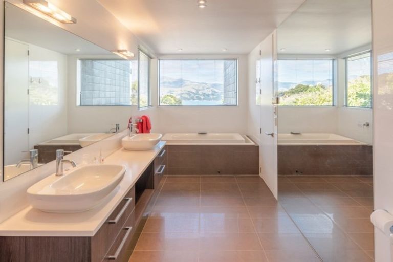 Photo of property in 8 Langlois Lane, Akaroa, 7520