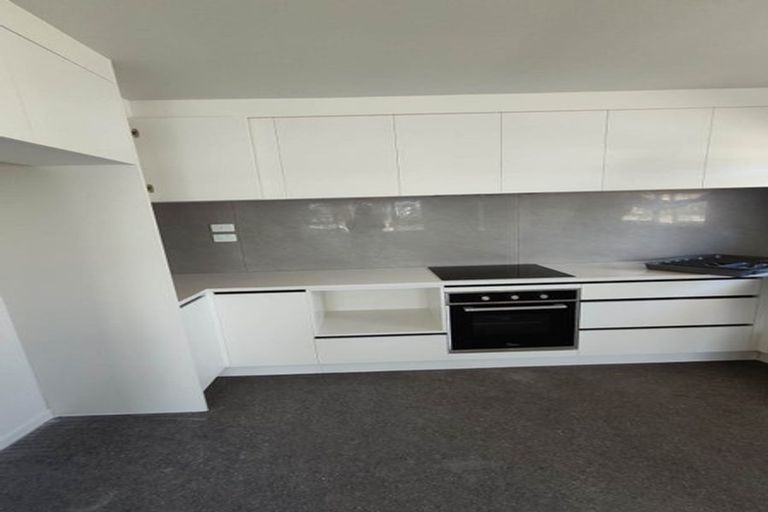 Photo of property in 31 Tiraumea Drive, Pakuranga, Auckland, 2010