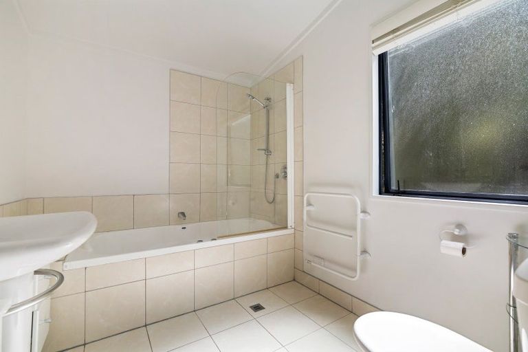 Photo of property in Elkridge Apartments, 15/64 Marina Drive, Frankton, Queenstown, 9300