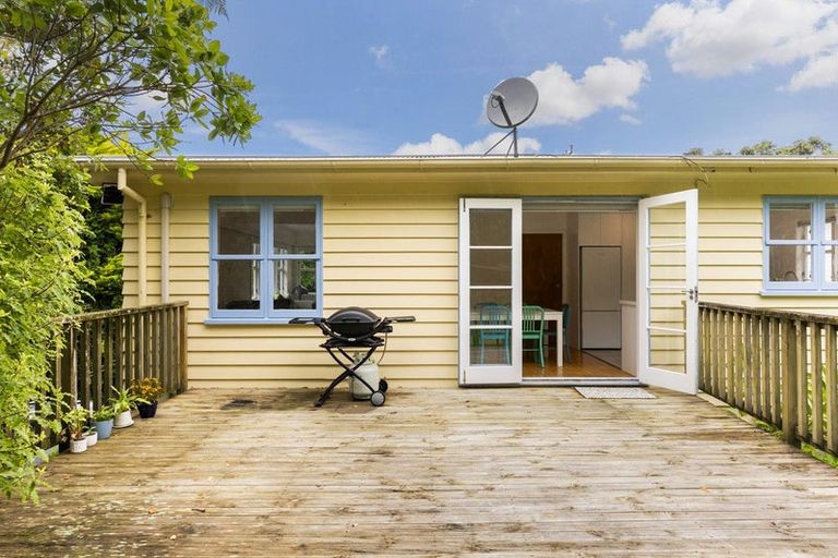 Photo of property in 4 Arapiko Street, Johnsonville, Wellington, 6037
