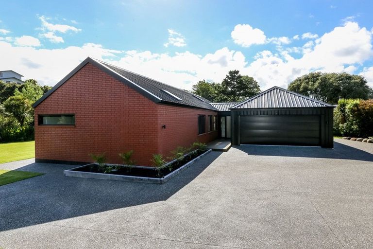 Photo of property in 23c Arden Place, Oakura, 4314