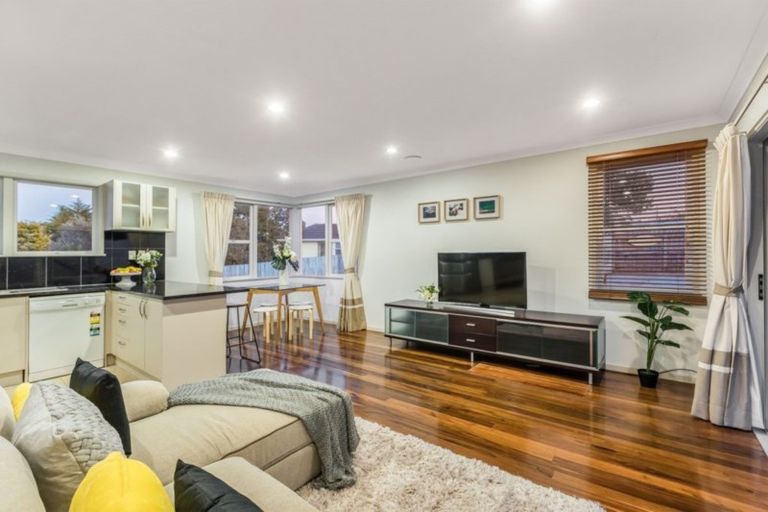 Photo of property in 158 Astley Avenue, New Lynn, Auckland, 0600