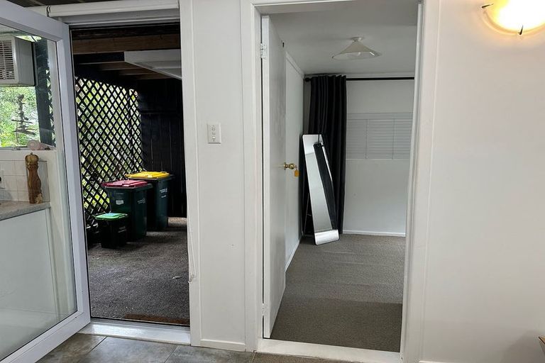 Photo of property in 11 Roberts Road, Glenfield, Auckland, 0629