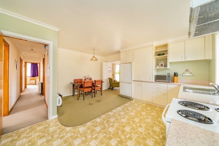 Photo of property in 96 Fraser Crescent, Elderslea, Upper Hutt, 5018