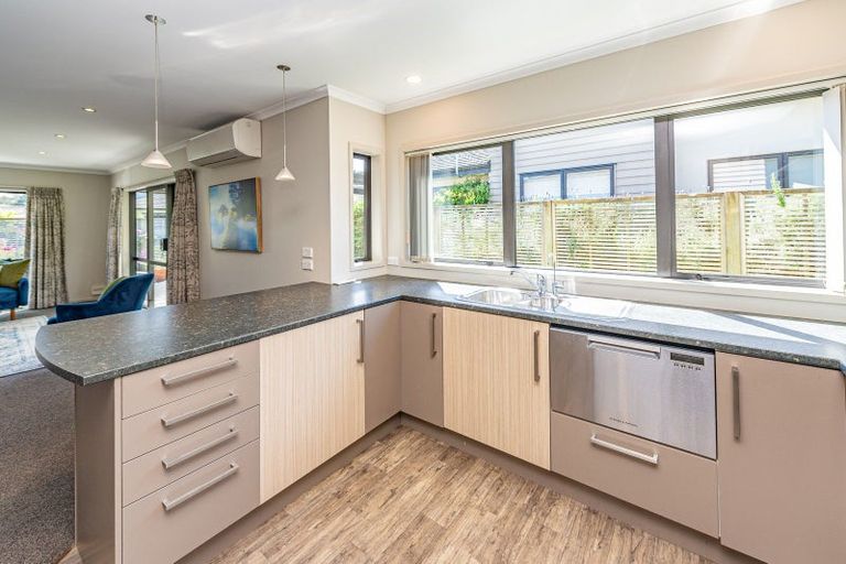 Photo of property in Caversham Park, 2/7 Caversham Road, Westmere, Whanganui, 4501