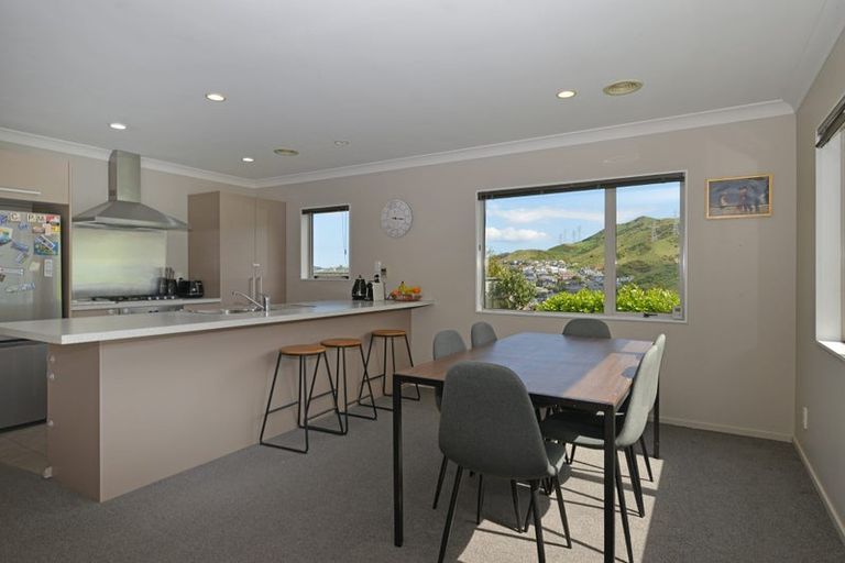 Photo of property in 5a Gifford Grove, Churton Park, Wellington, 6037