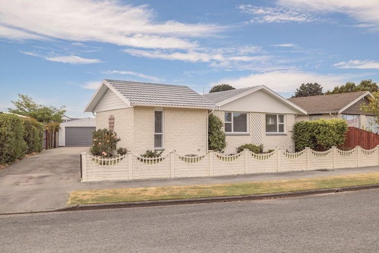 Photo of property in 19 Kawau Crescent, Bromley, Christchurch, 8062