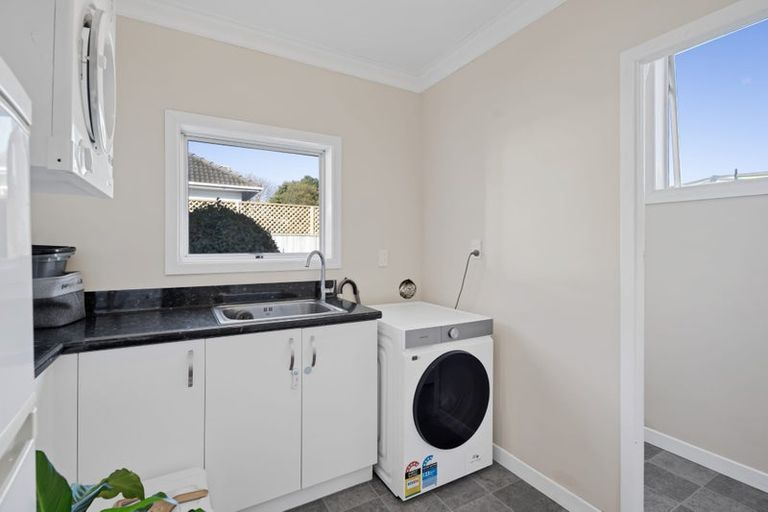Photo of property in 10 Mahoe Street, Strandon, New Plymouth, 4312