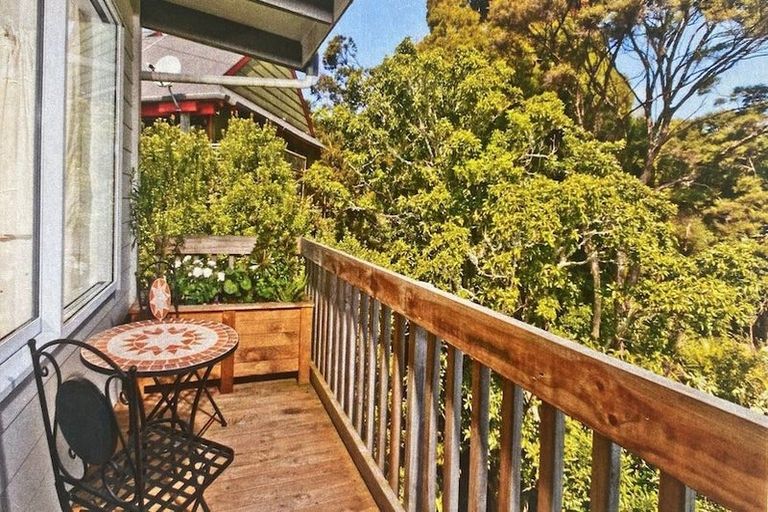 Photo of property in 2/26 Bryers Place, Bayview, Auckland, 0629