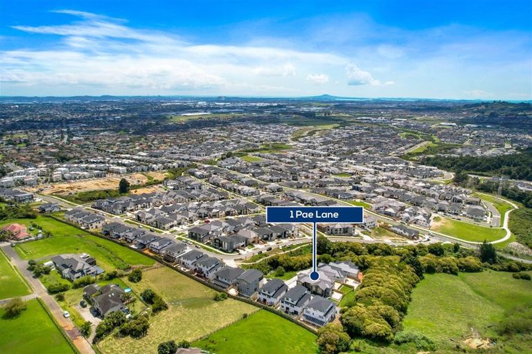 Photo of property in 1 Pae Lane, Flat Bush, Auckland, 2019