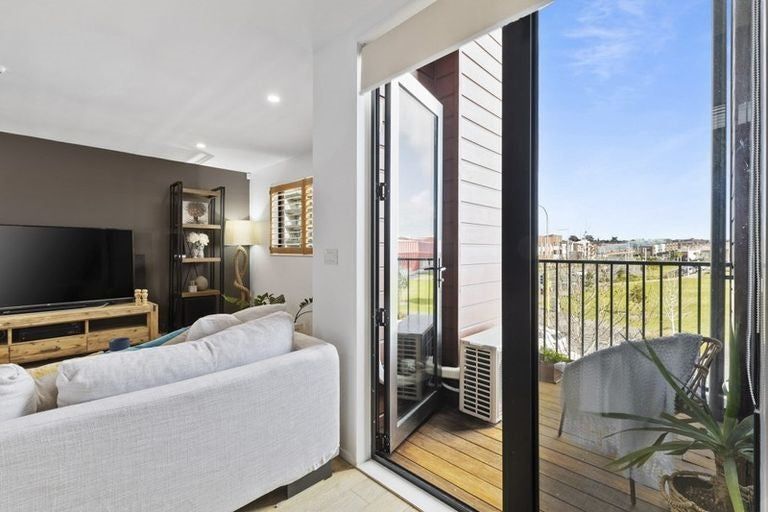 Photo of property in 70 Squadron Drive, Hobsonville, Auckland, 0616