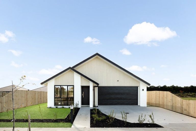 Photo of property in 13 One Haruru Street, Cambridge, 3493