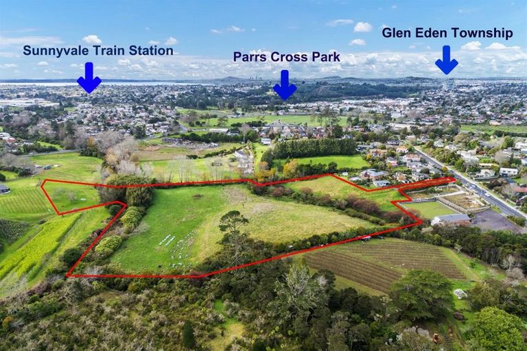 Photo of property in 511e West Coast Road, Glen Eden, Auckland, 0602