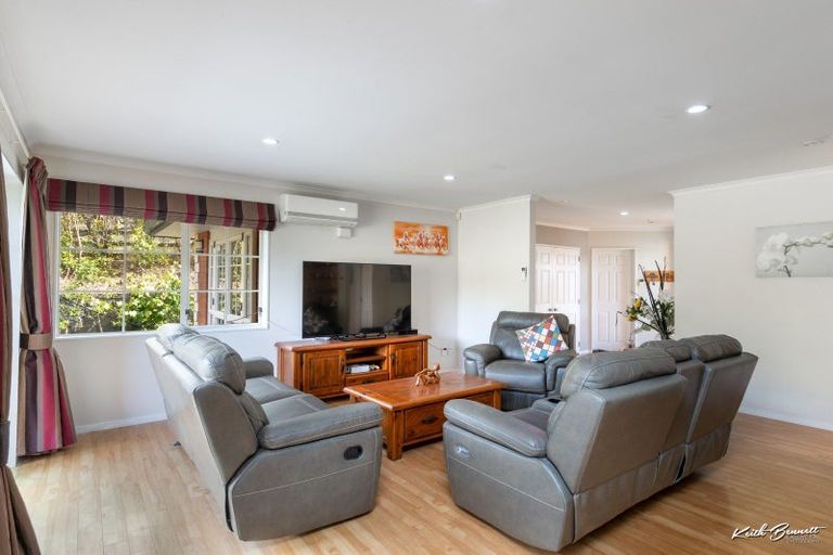 Photo of property in 5 Grace Nicholls Grove, Riverstone Terraces, Upper Hutt, 5018