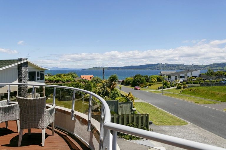 Photo of property in 25 Harvey Street, Waipahihi, Taupo, 3330