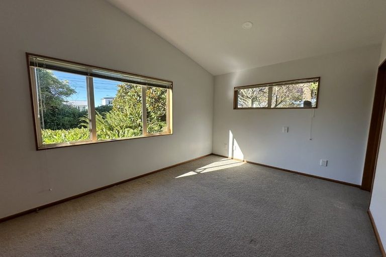 Photo of property in 1070 Beach Road, Torbay, Auckland, 0630