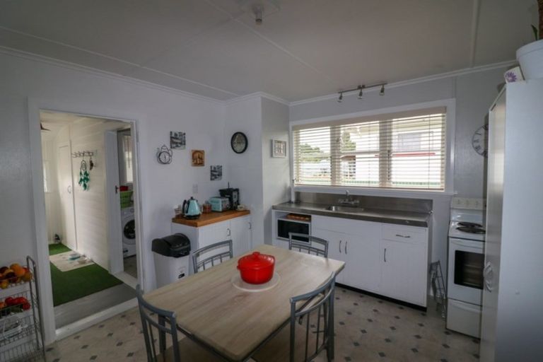 Photo of property in 3 Mathew Street, Dannevirke, 4930