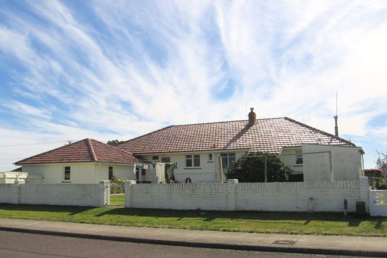Photo of property in 2 Acklam Avenue, Otumoetai, Tauranga, 3110