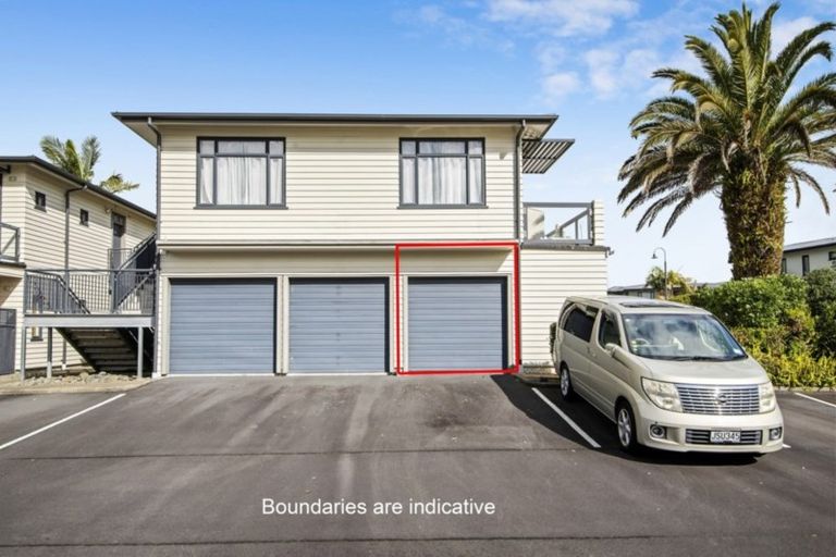 Photo of property in 127/2 Armoy Drive, East Tamaki, Auckland, 2016