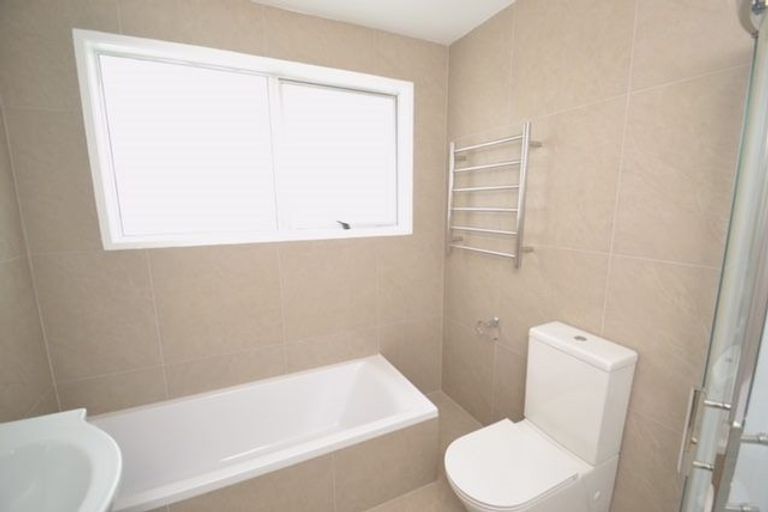 Photo of property in 17 Sabot Place, Massey, Auckland, 0614