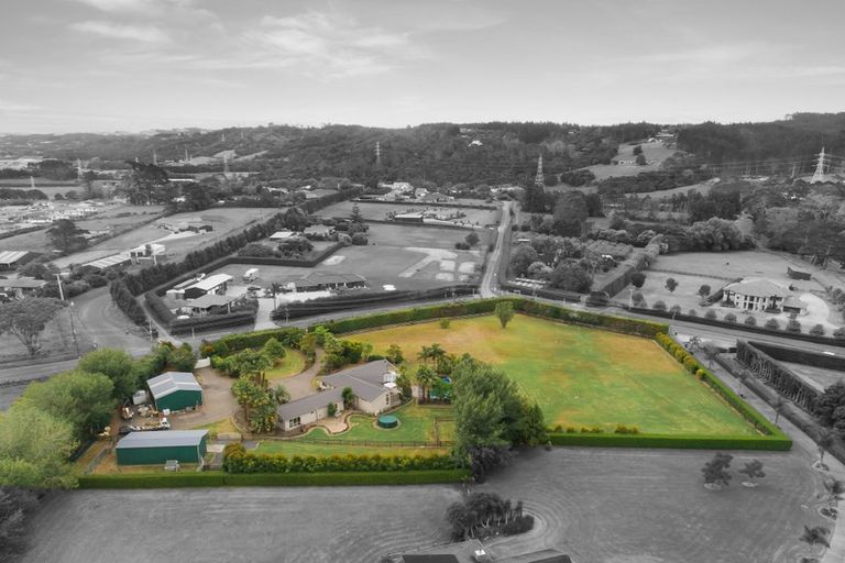 Photo of property in 136 Oraha Road, Kumeu, 0892