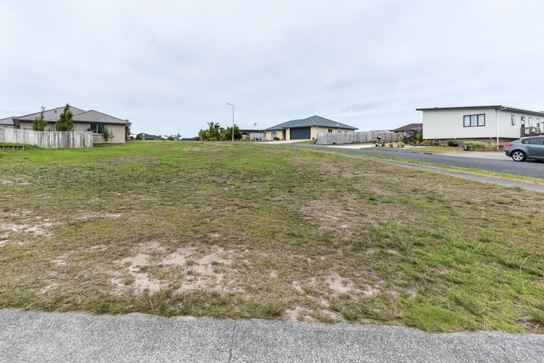 Photo of property in 15 Ocean View Rise, Ruakaka, 0116