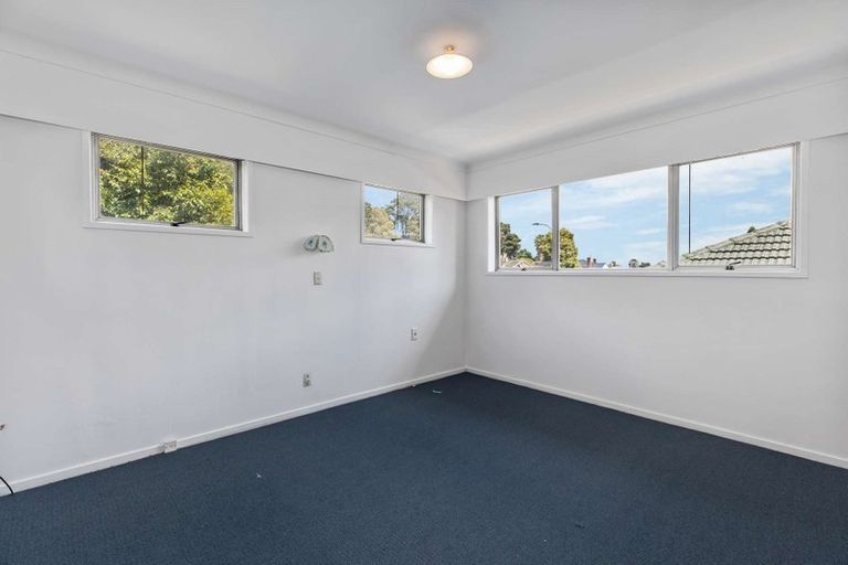 Photo of property in 52 Lawrence Crescent, Hillpark, Auckland, 2102