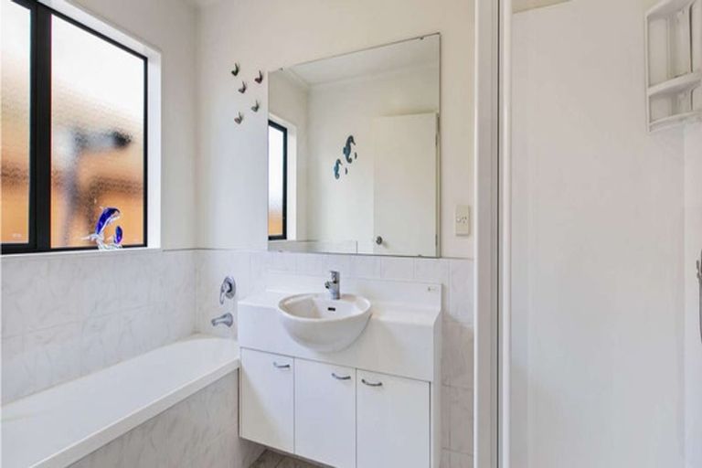 Photo of property in 150 Smales Road, East Tamaki, Auckland, 2013