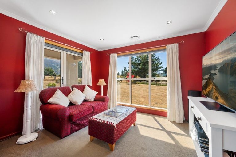 Photo of property in 136 Te Awa Road, Albert Town, Wanaka, 9382