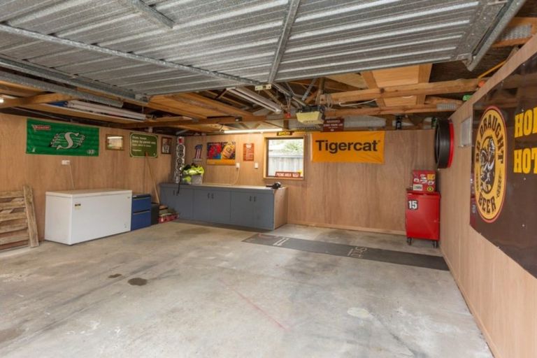 Photo of property in 15 Penwood Street, Russley, Christchurch, 8042
