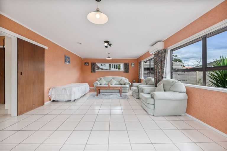 Photo of property in 13 Pukeko Place, Papatoetoe, Auckland, 2025