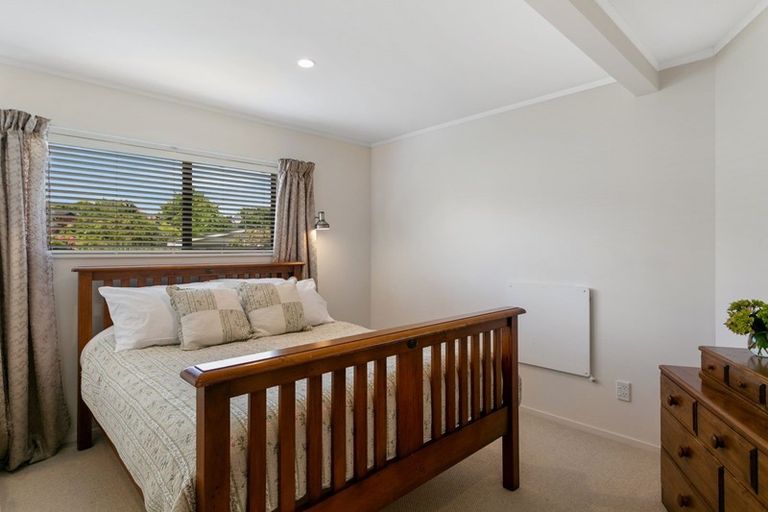 Photo of property in 25 Harvey Street, Waipahihi, Taupo, 3330