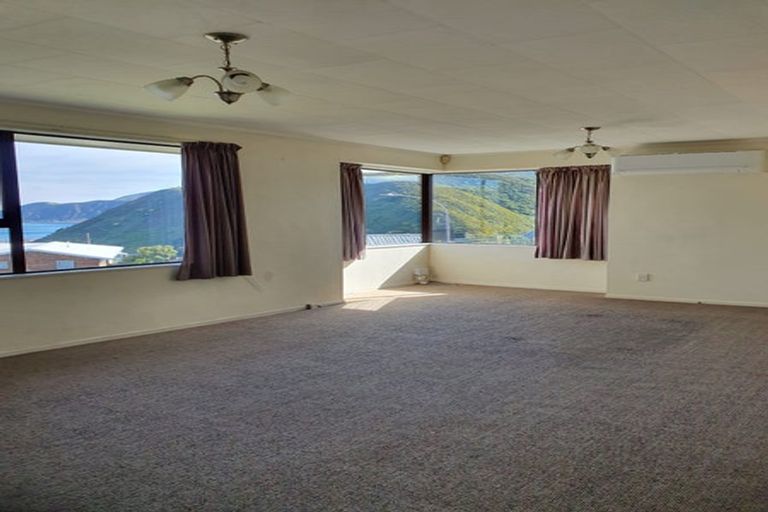 Photo of property in 15 Welland Place, Island Bay, Wellington, 6023