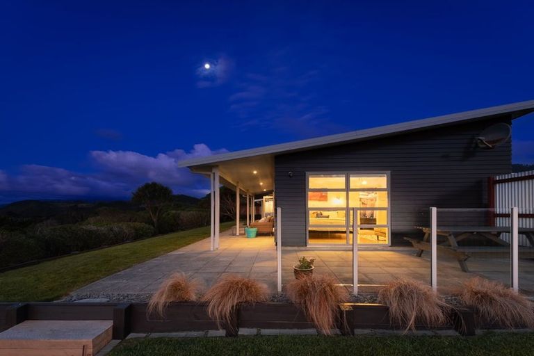 Photo of property in 5 Ocean Vista Lane, Paraparaumu, 5032
