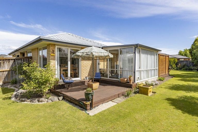 Photo of property in 16 Chamberlain Lane, Rangiora, 7400