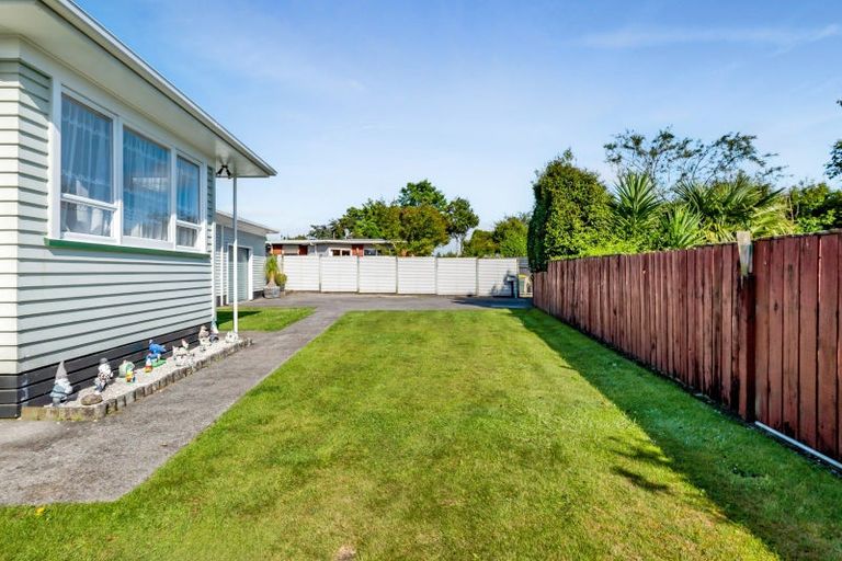 Photo of property in 9 Kowhai Street, Strandon, New Plymouth, 4312