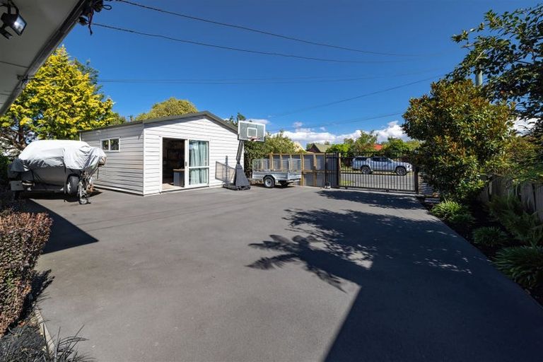 Photo of property in 16 Englefield Road, Belfast, Christchurch, 8051