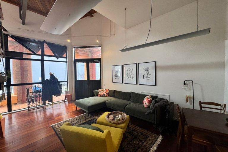 Photo of property in Courtenay Mews Apartments, 3/14 Alpha Street, Te Aro, Wellington, 6011